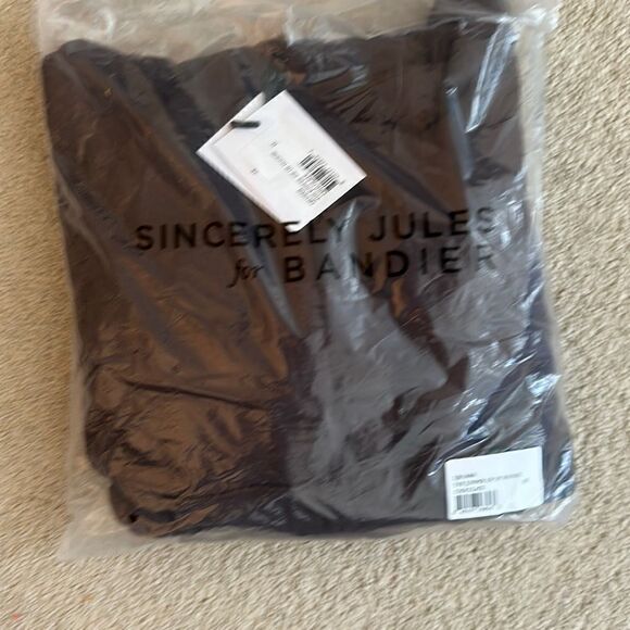 NWT Bandier Sincerely Jules Zip Up Brown Medium - Picture 1 of 4